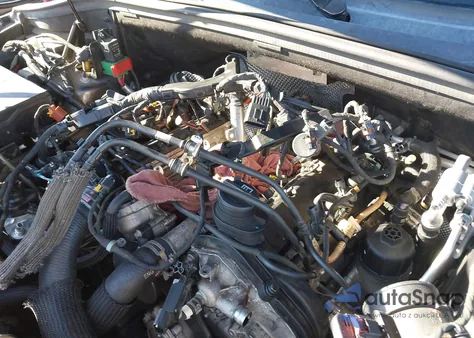 2014 Jeep Grand Cherokee Overland z USA, uszkodzony, nr VIN 1C4RJFCM7EC299949